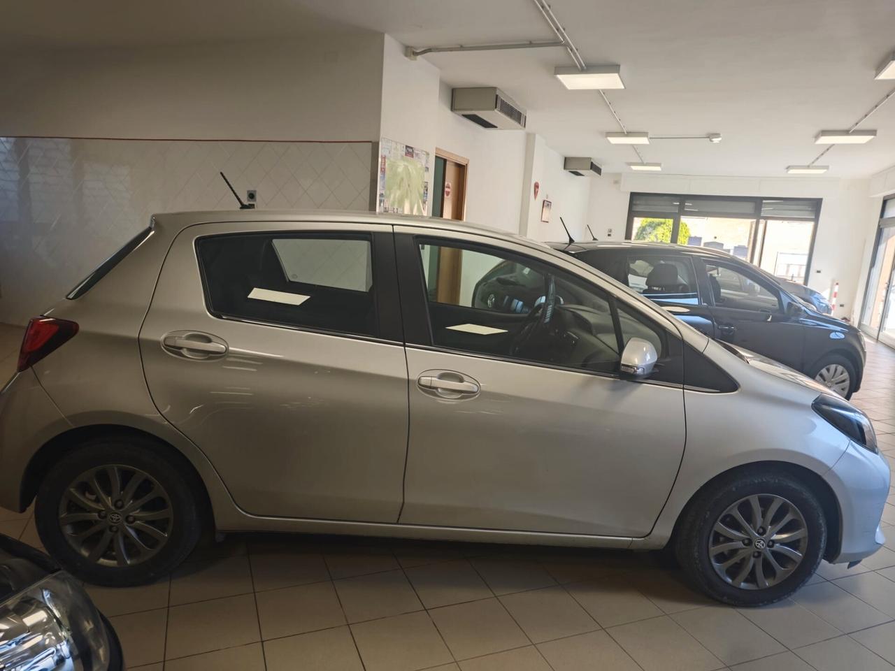 Toyota Yaris 1.5 5 porte Lounge