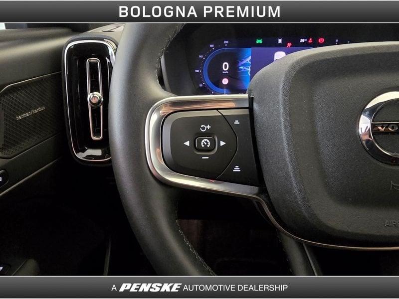 Volvo XC40 B3 automatico Plus Dark