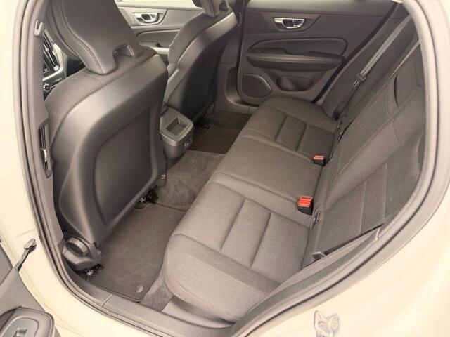 Volvo V60 2.0 b4 D 197 Cv Momentum Business Pro auto