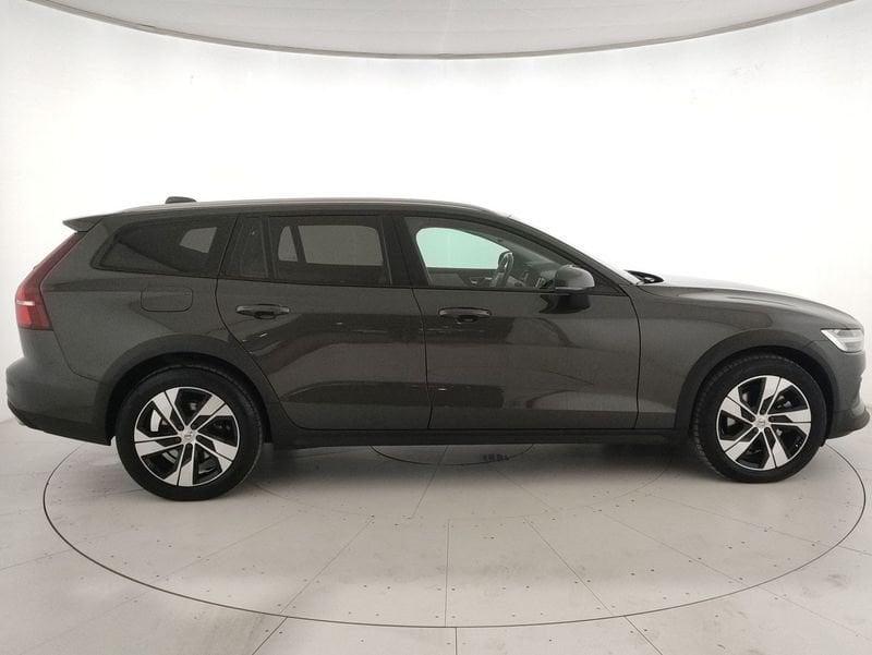 Volvo V60 Cross Country 2.0 b4 Business Pro Line awd auto