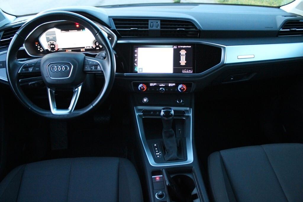 AUDI Q3 2.0 TDI aut. Advanced *Matrix