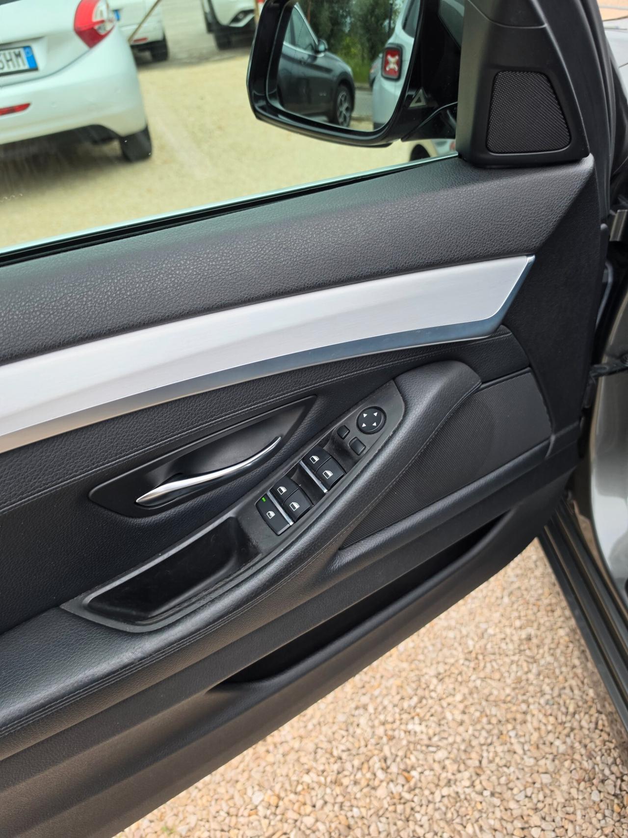 Bmw 520 520d Touring aut. Modern 12 mesi Garanzia