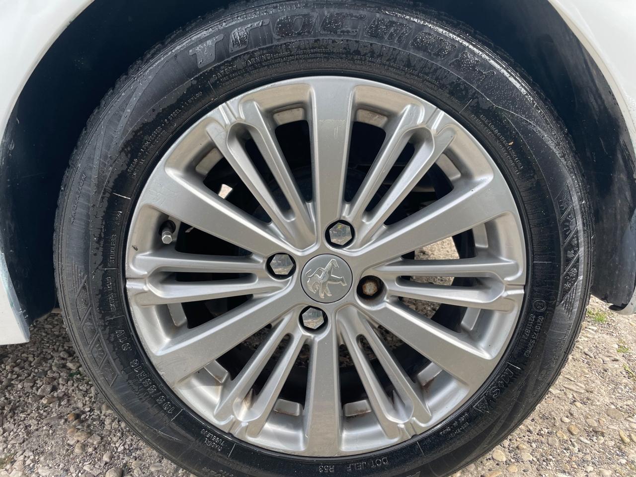 Peugeot 208 BlueHDi 75 5 porte allure POCHI KM !!eu6B!!