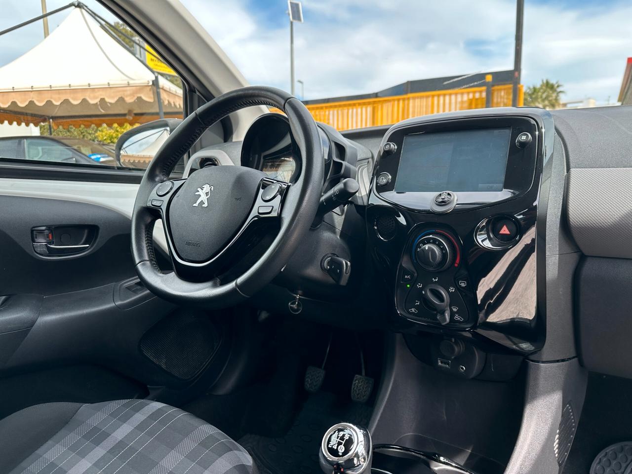 PEUGEOT 108 VTi 72 S&S 5 porte Allure