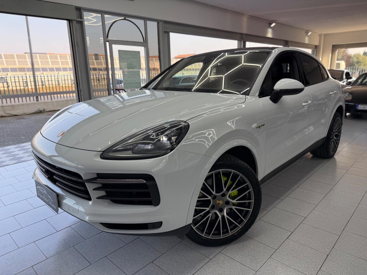Porsche Cayenne 3.0 V6 E-Hybrid Platinum Edition IVA ESPOSTA