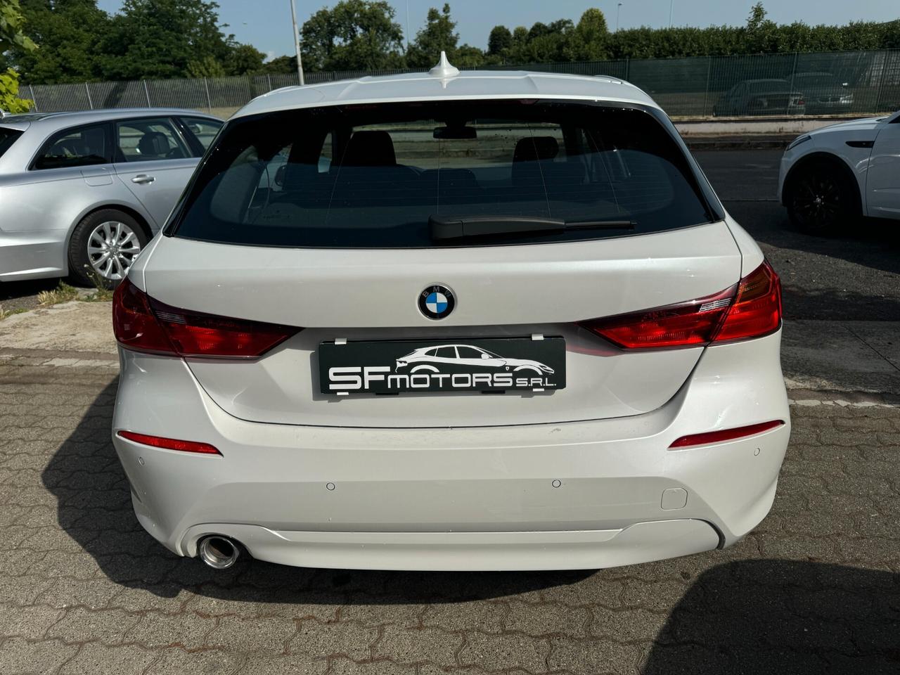 Bmw 116 116d 5p. Business Advantage