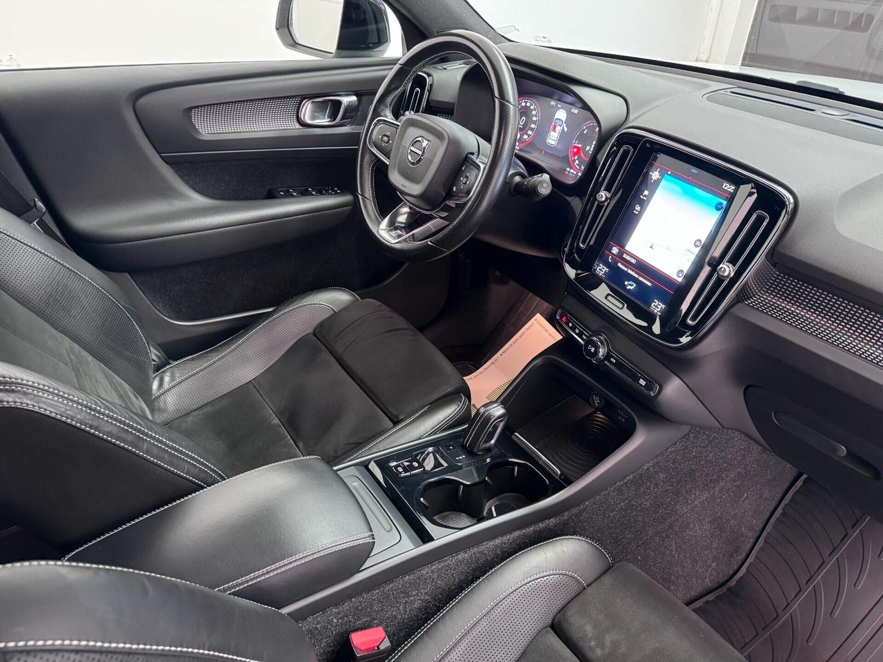 VOLVO XC40 2.0D 190cv GEARTRONIC 4WD R-DESIGN