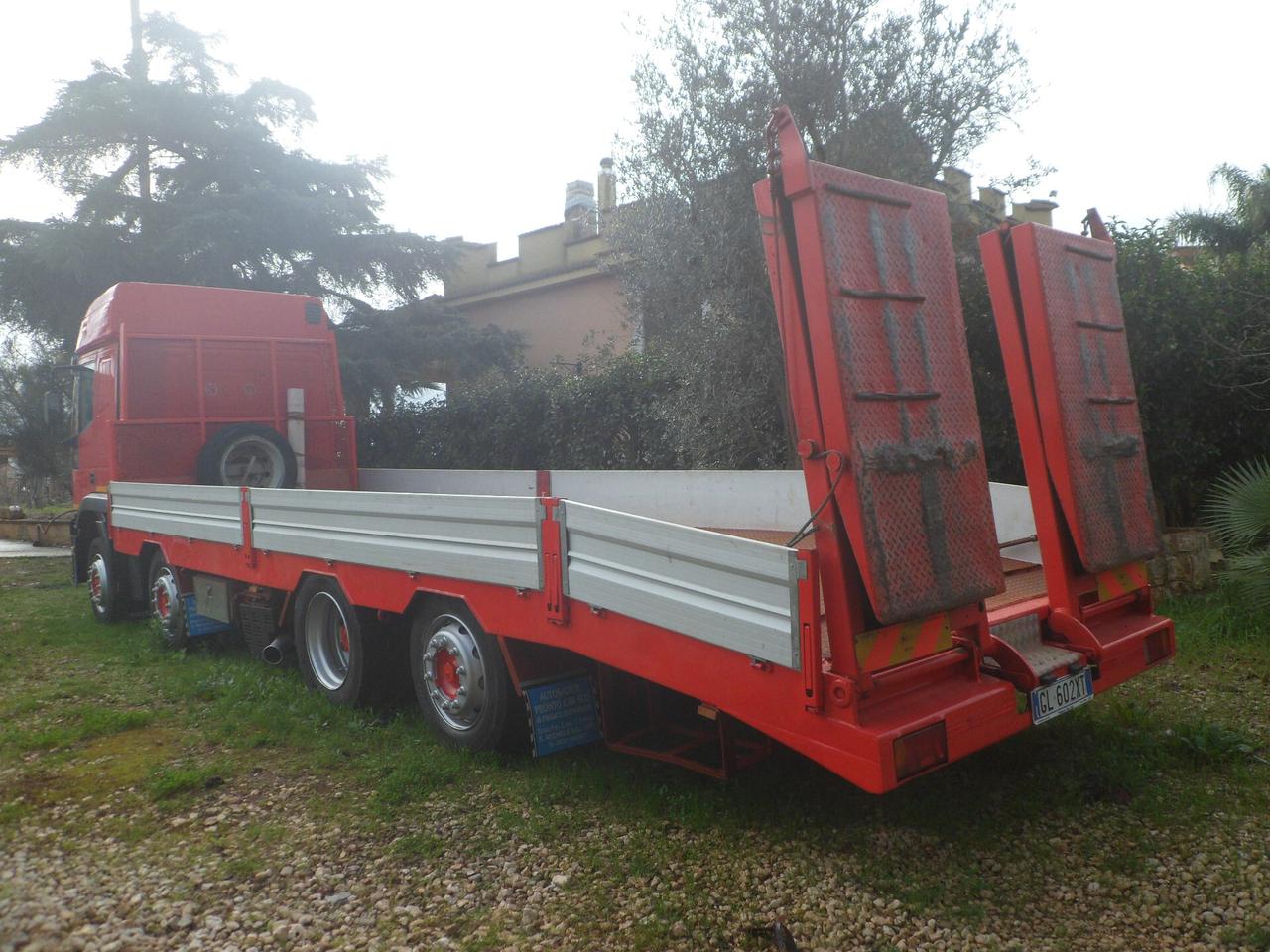 Iveco eurotech 440e42 pianale con rampe 4 assi