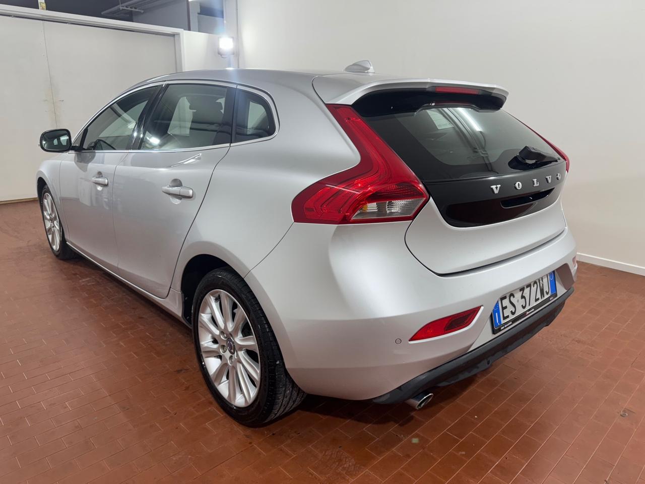 Volvo V40 D3 R-design