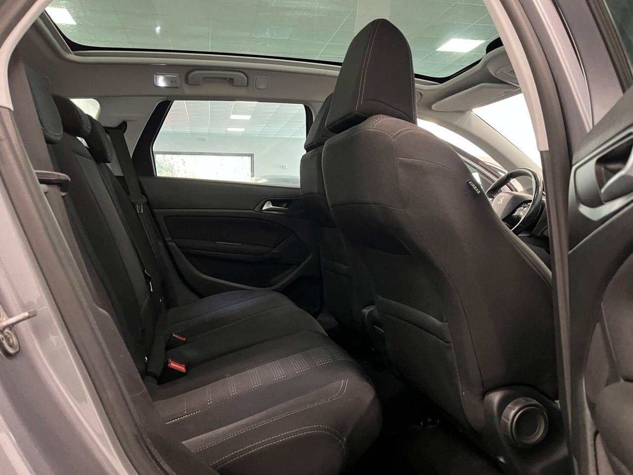 Peugeot 308 SW-1.2 puretech-Allure-EURO6B