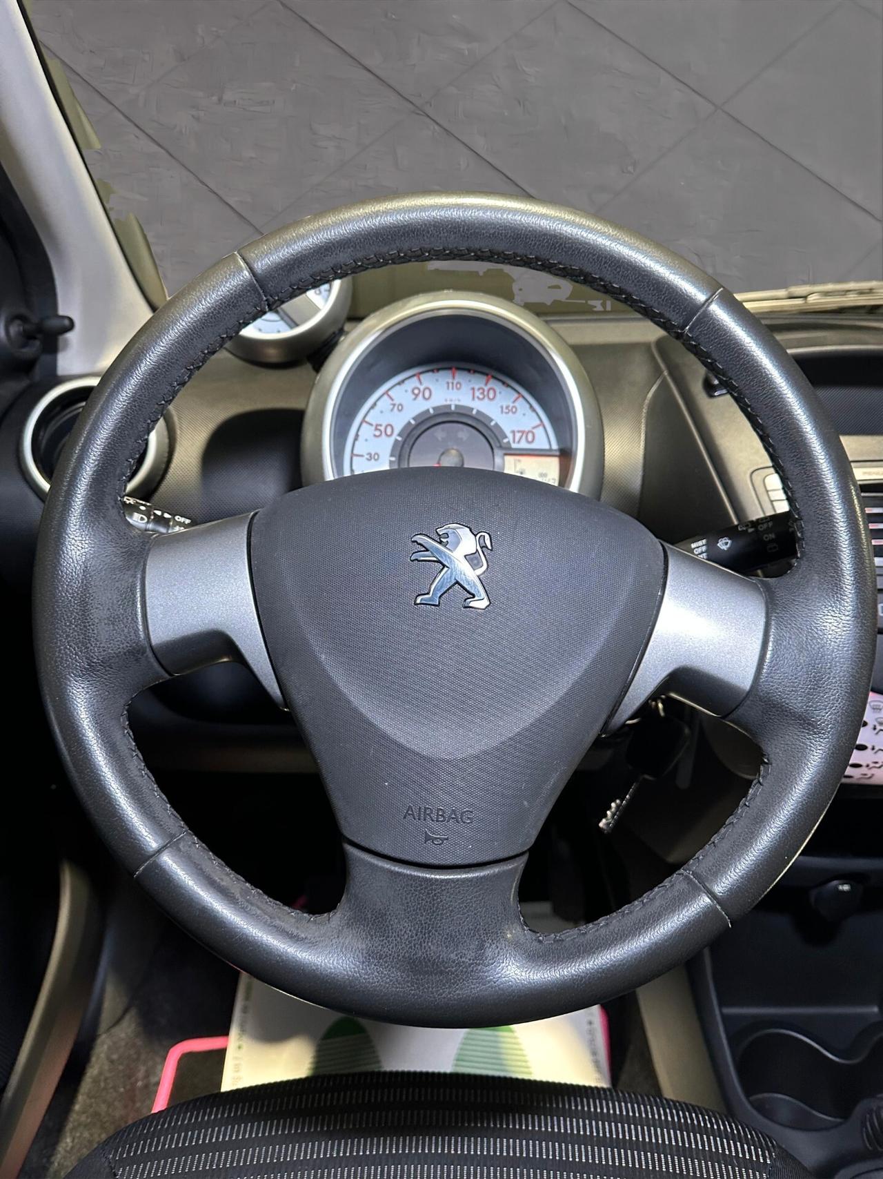 Peugeot 107 1.0 68CV 5p. Urban Move