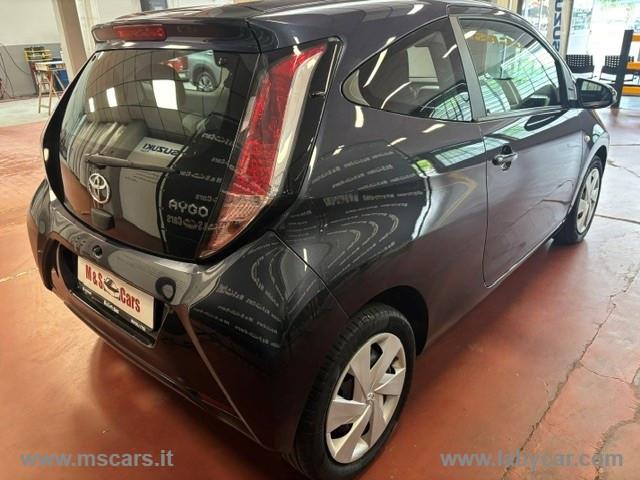 TOYOTA Aygo 1.0 VVT-i 69 CV 3p. x-play
