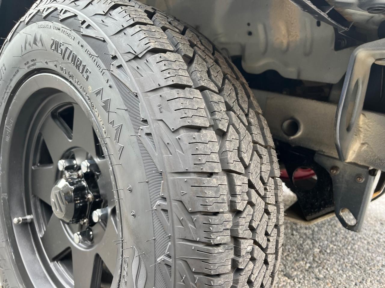 Suzuki Jimny 1.3i 16V cat 4WD JLX Più