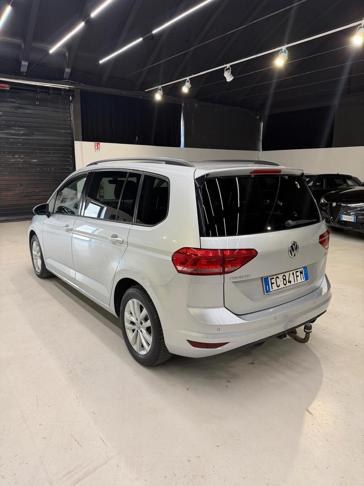 Volkswagen Touran 2.0 TDI 150 CV SCR DSG Comfortline BlueMotion Tech-Neopatentati