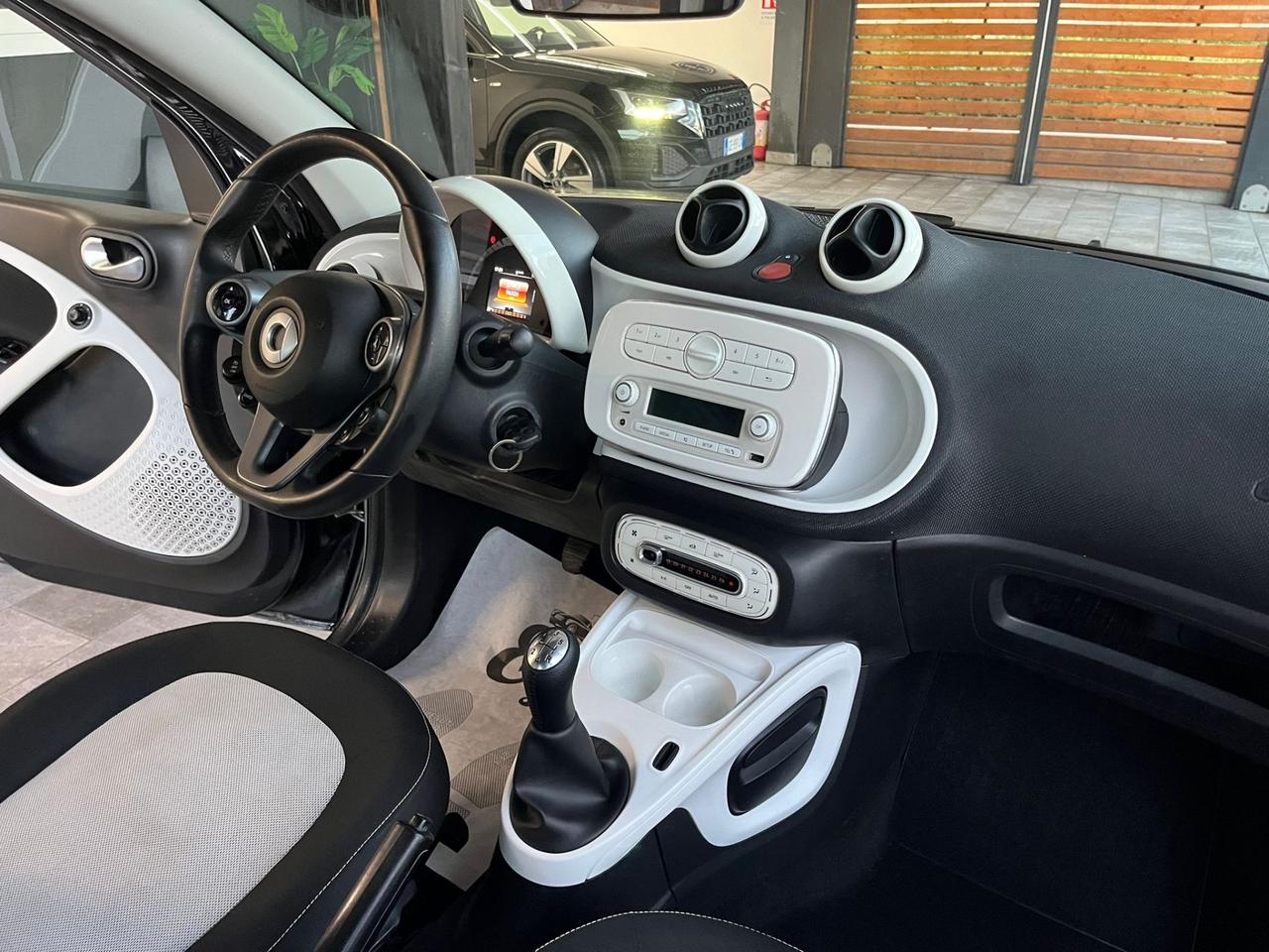 Smart ForFour 70 1.0 Passion Adatta A Neopatentati