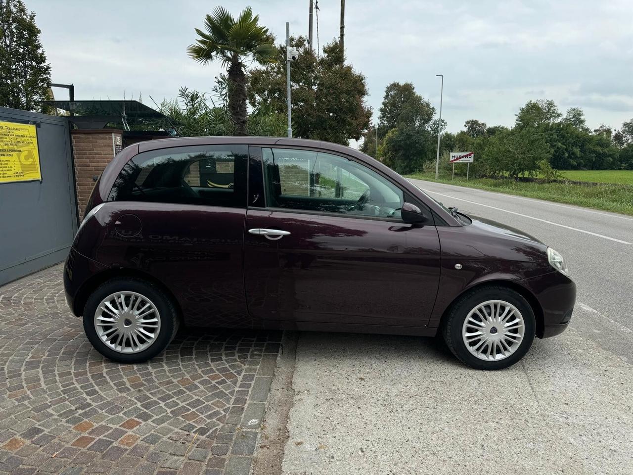 Lancia Ypsilon 1.2 Argento