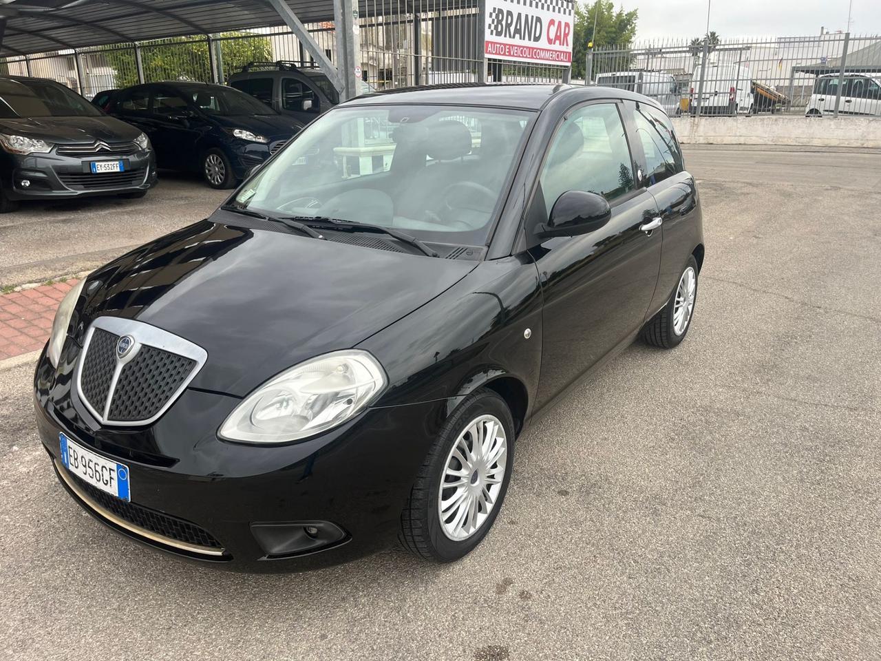 Lancia Ypsilon 1.4 Oro Ecochic GPLUnipro 2010