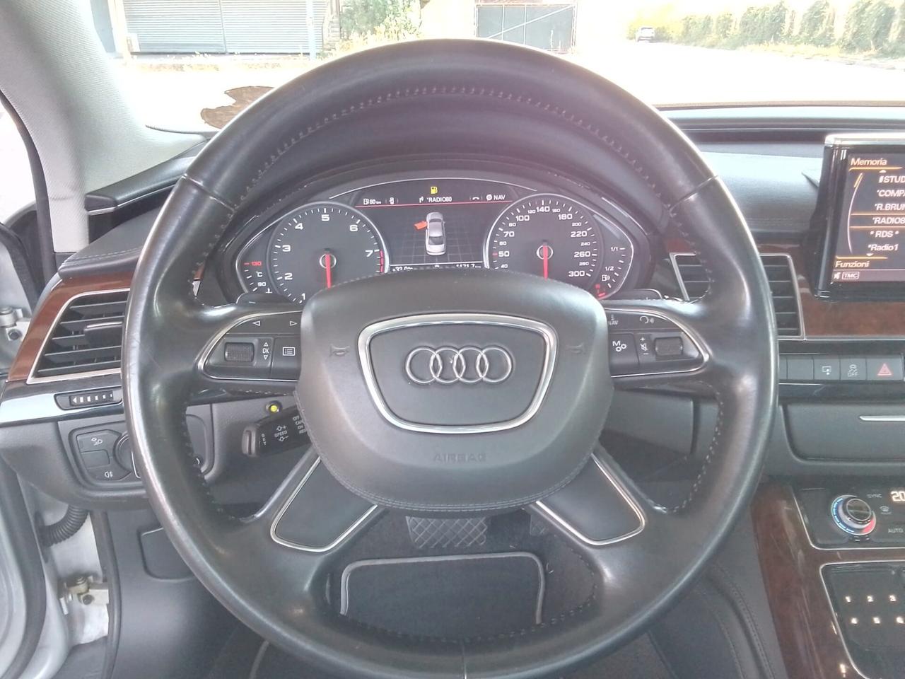 Audi A8 4.2 V8 FSI quattro tiptronic
