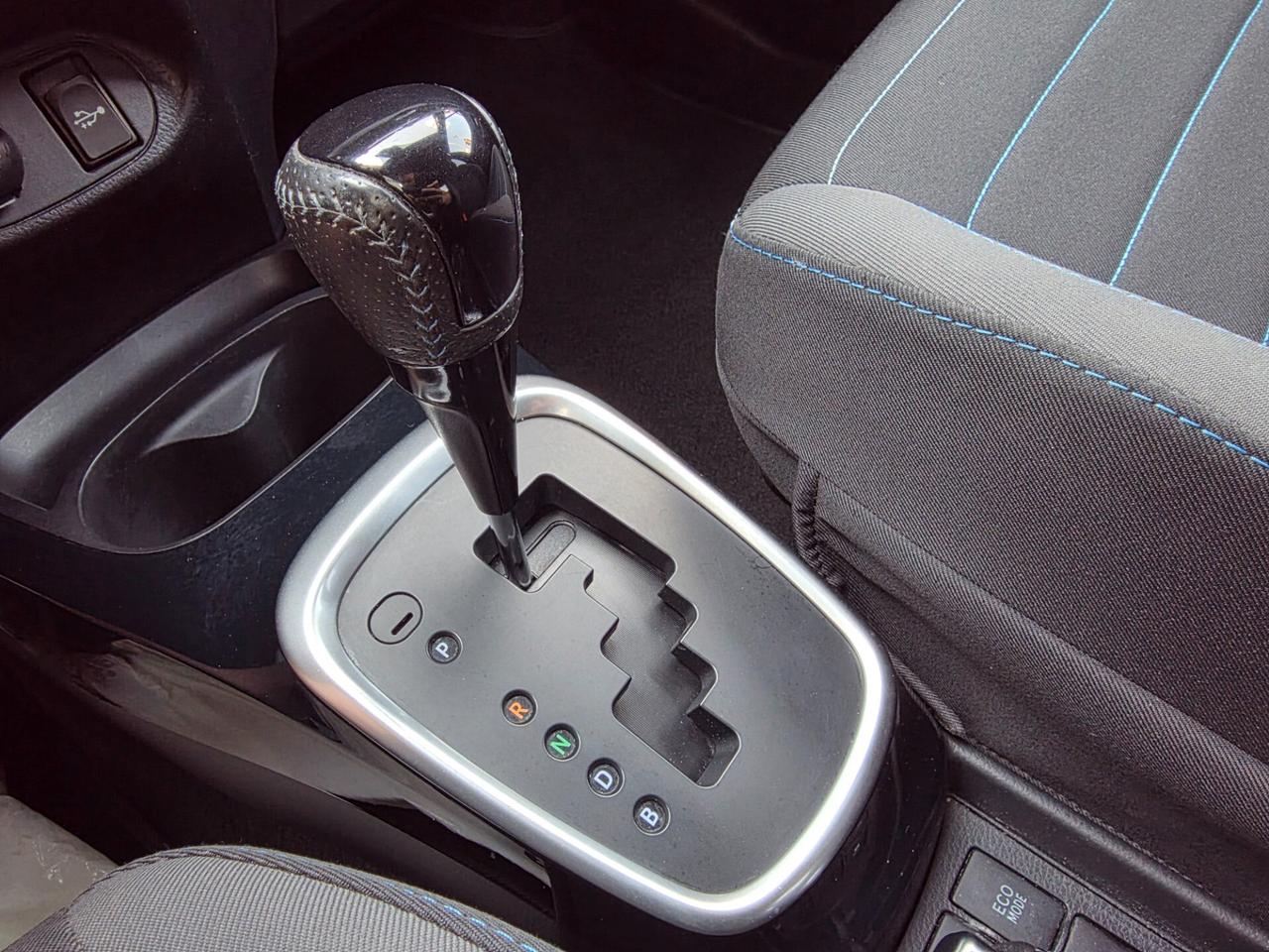 Toyota Yaris 5p 1.5 FULL HYBRID Trend Blue Edition