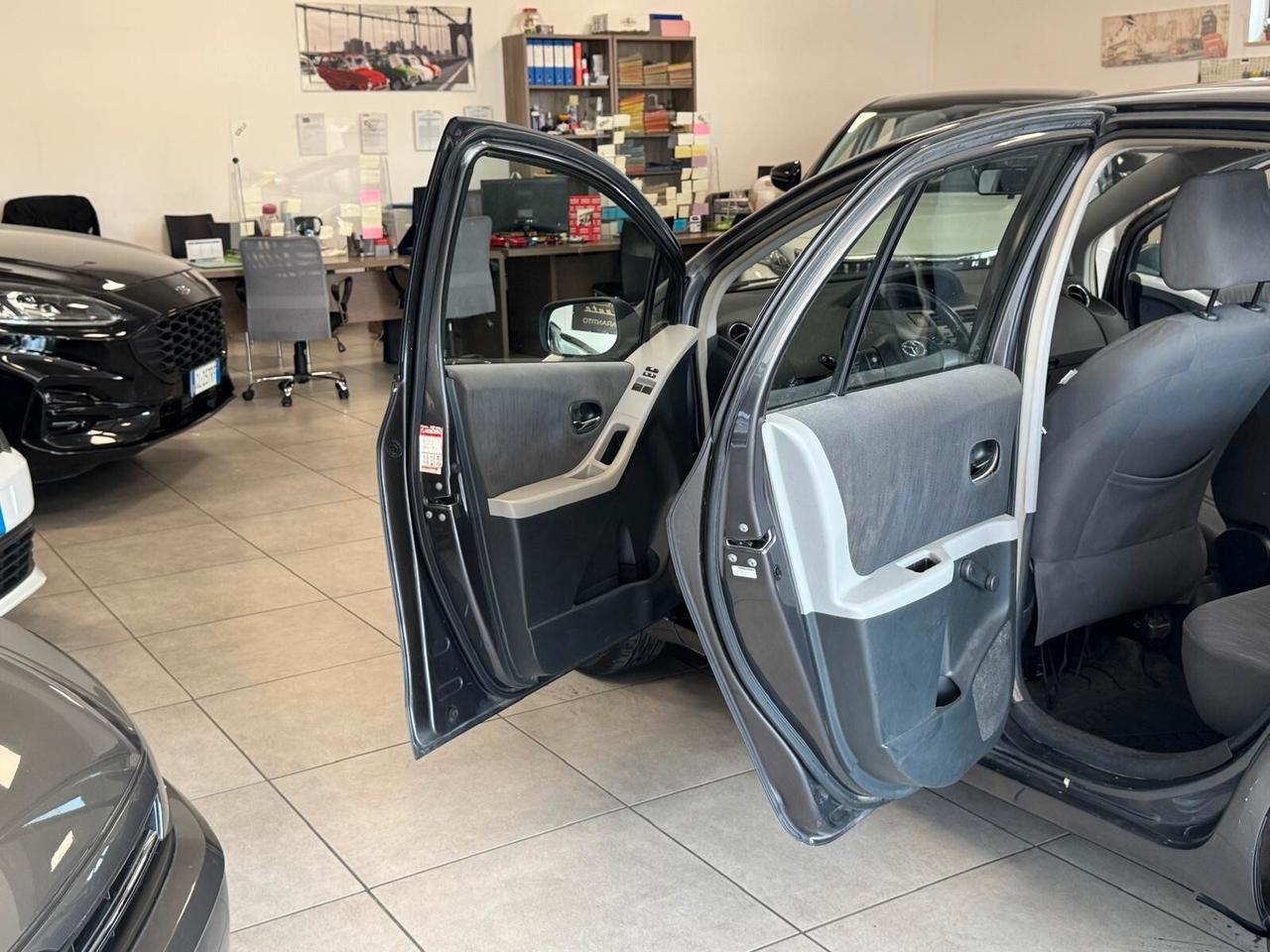 Toyota Yaris 1.3 5 porte Sol