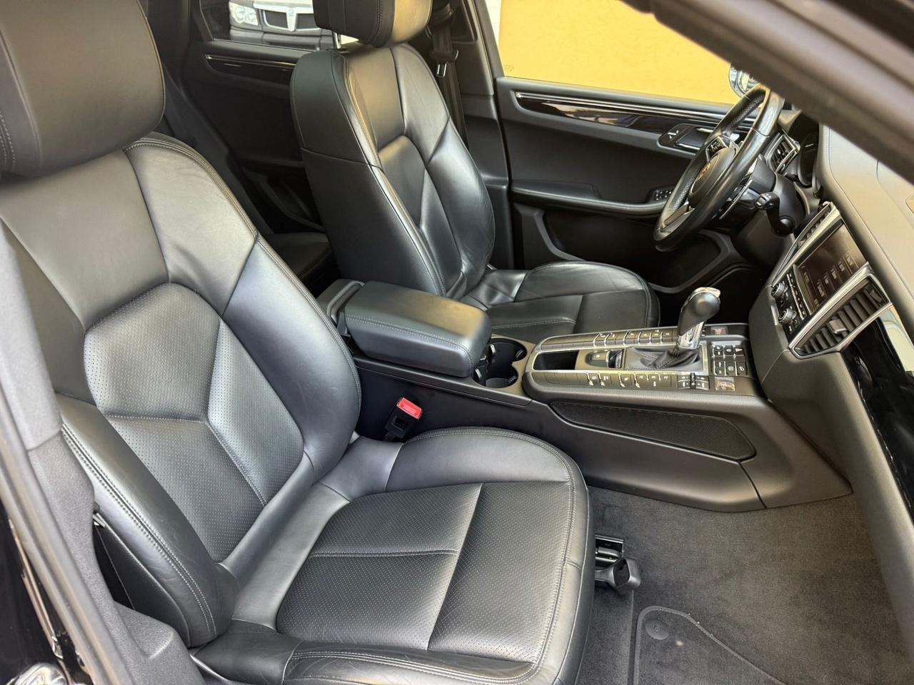 Porsche Macan 3.0 S Diesel con gancio traino