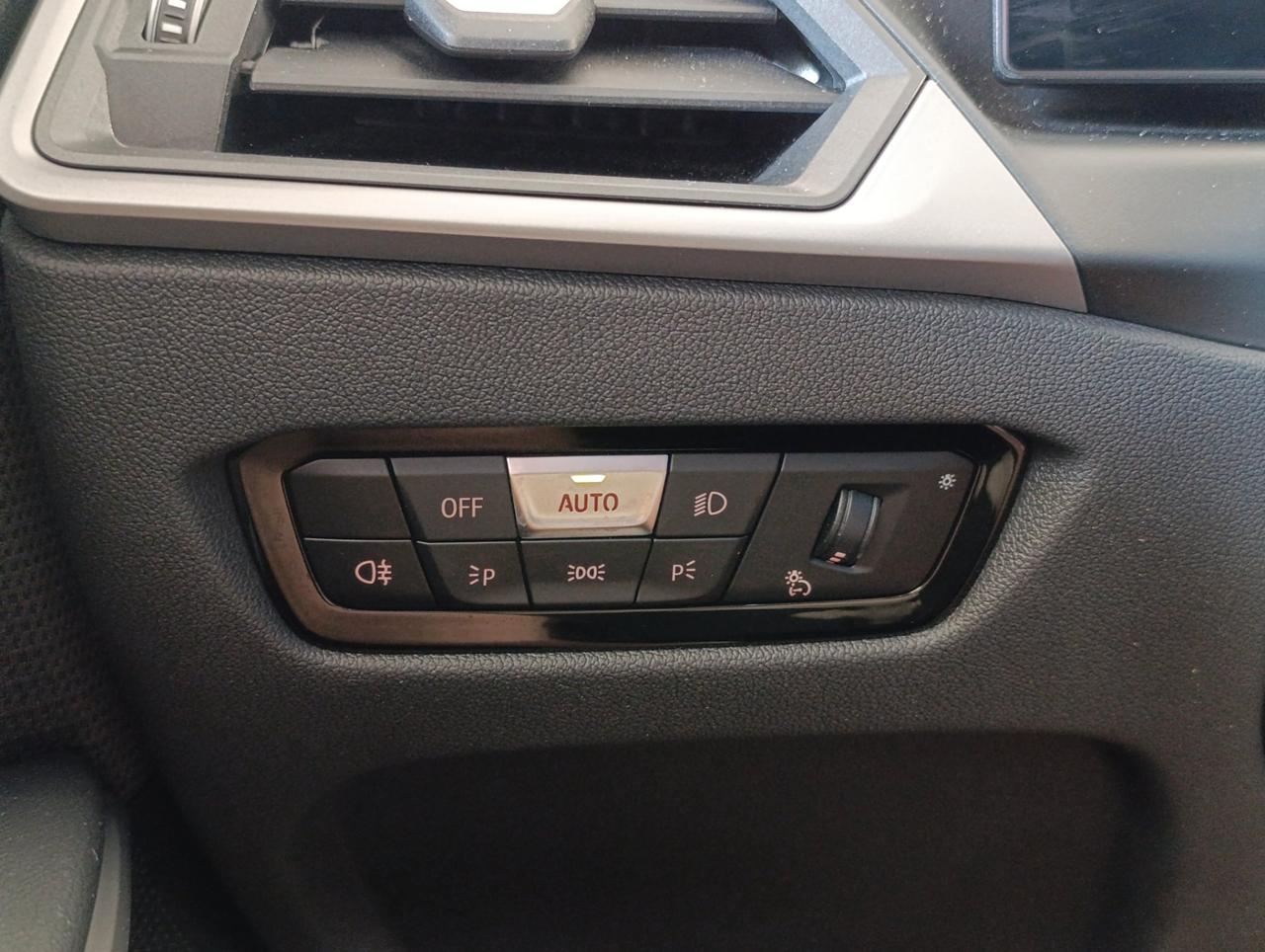 BMW 318 d Touring mhev 48V auto