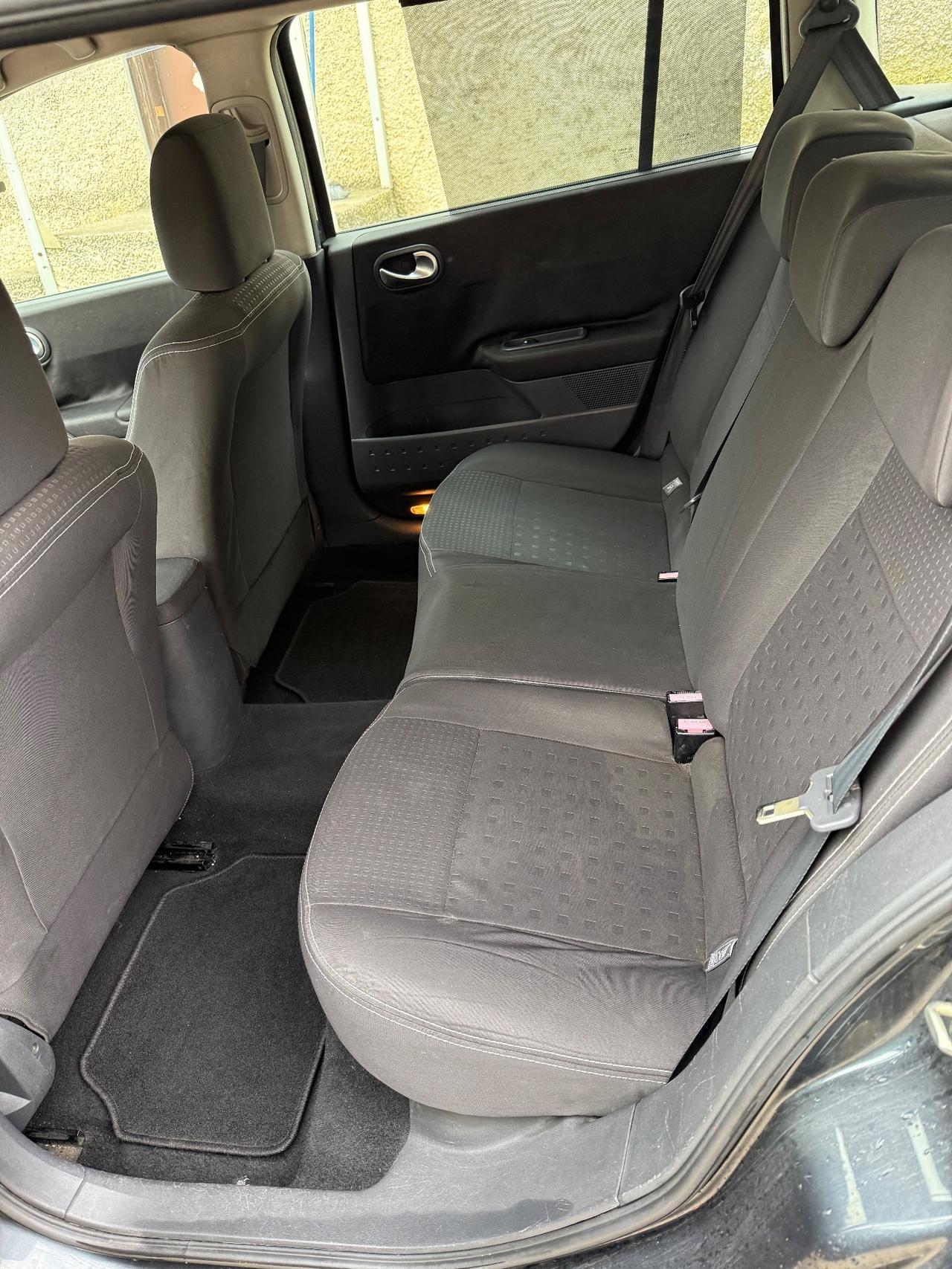 Renault Megane Mégane 1.5 dCi/100CV Grandtour Pack Authentique