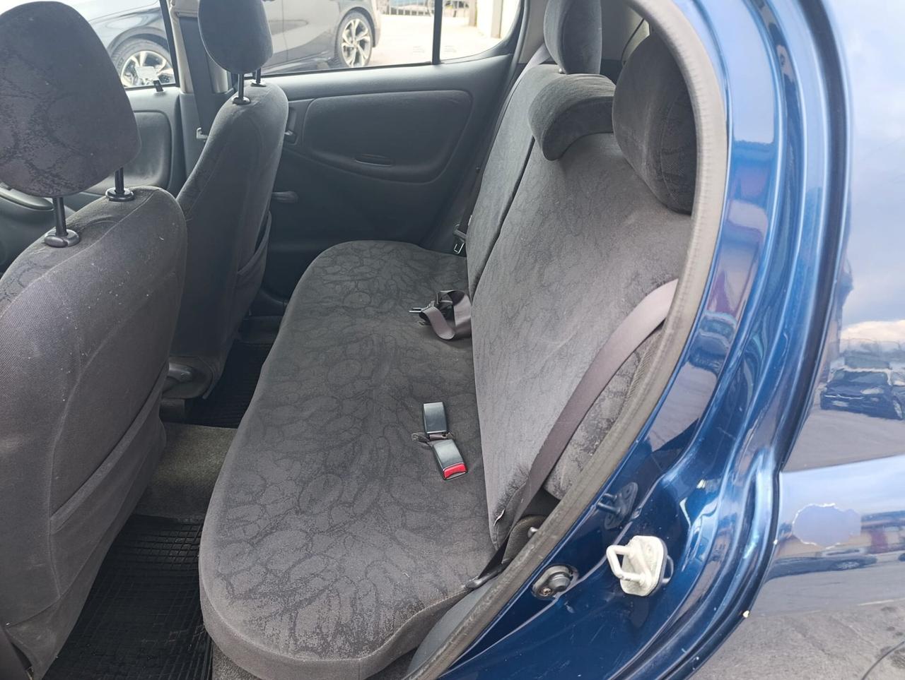 Toyota Yaris 1.0i 16V cat 5 porte Sol '03