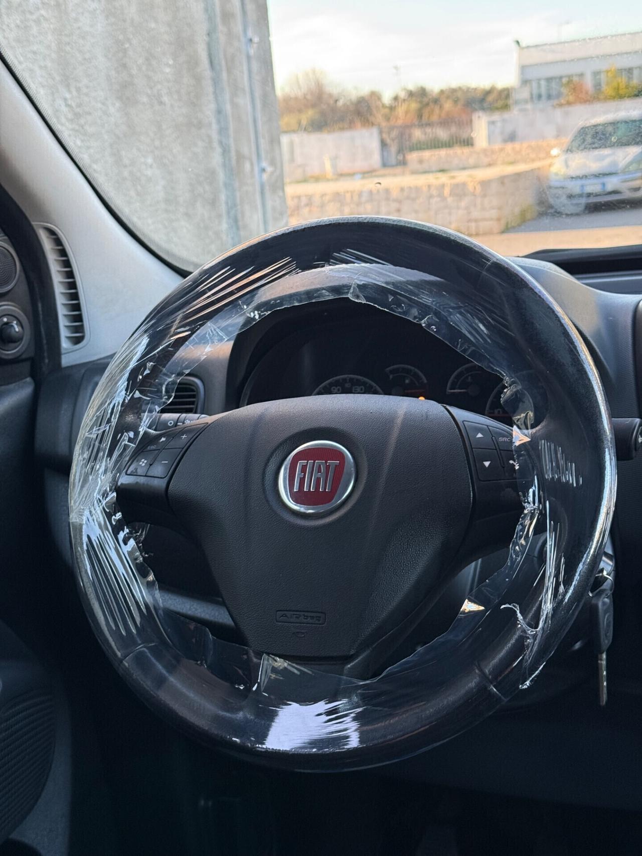 Fiat Doblo Doblò 1.6 MJT 16V Emotion,clima,sensori di parcheggio,cerchi in lega,comandi al volante,ecc.