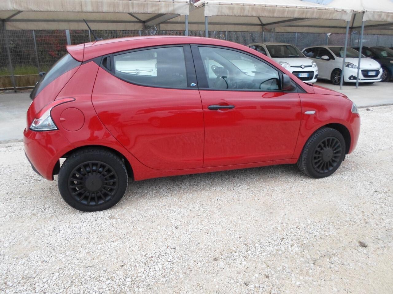 Lancia Ypsilon 1.2 69 CV 5 porte GPL Ecochic Monogram