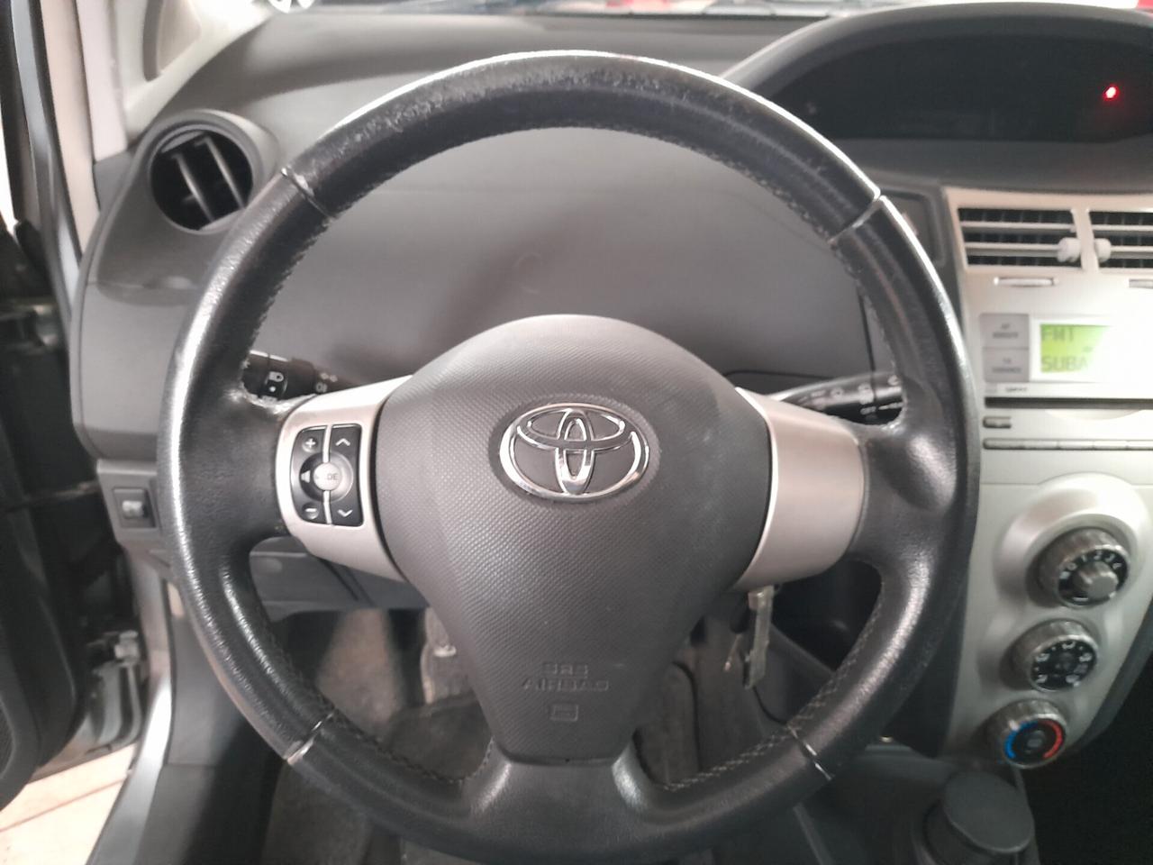 Toyota Yaris 1.3 3 porte Navi