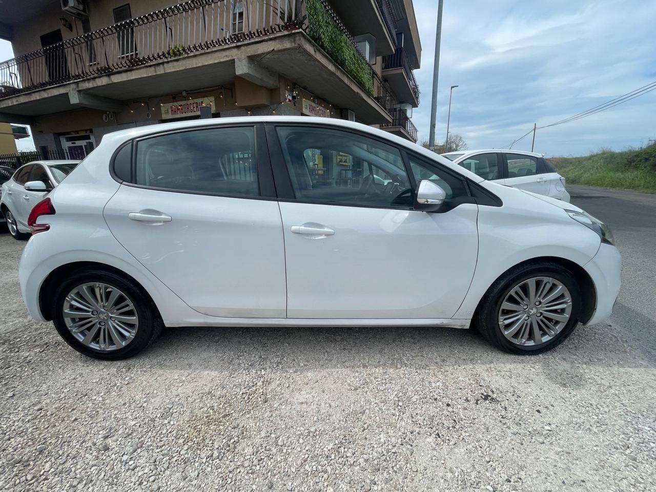 Peugeot 208 BlueHDi 75 5 porte allure POCHI KM !!eu6B!!