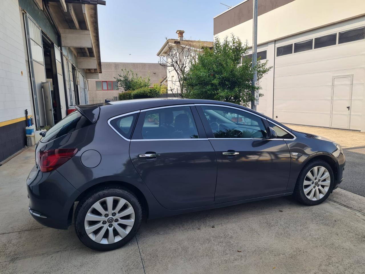 Opel Astra 1.7 CDTI PER COMMERCIANTI 110CV 5 porte Cosmo