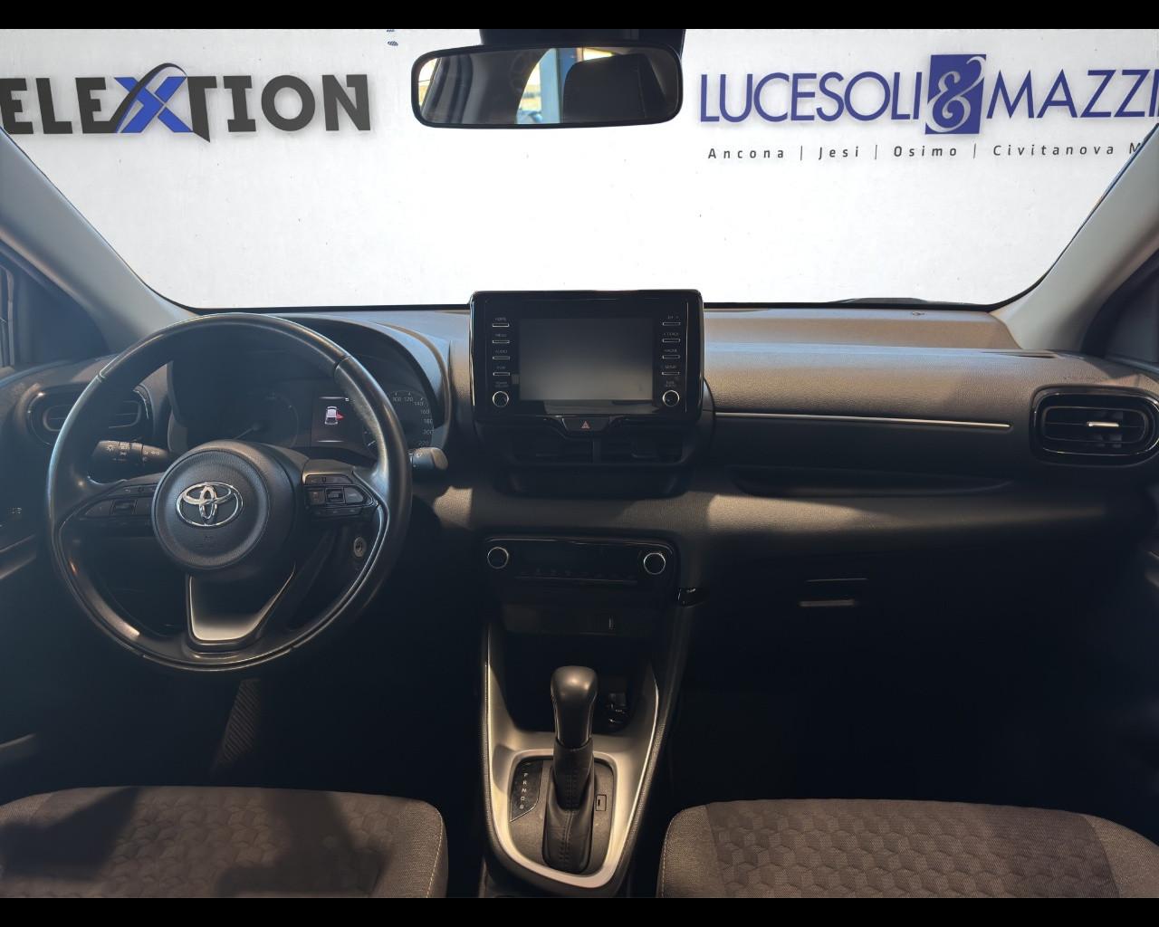 TOYOTA Yaris 4ª serie - Yaris 1.5 Hybrid 5 porte Business