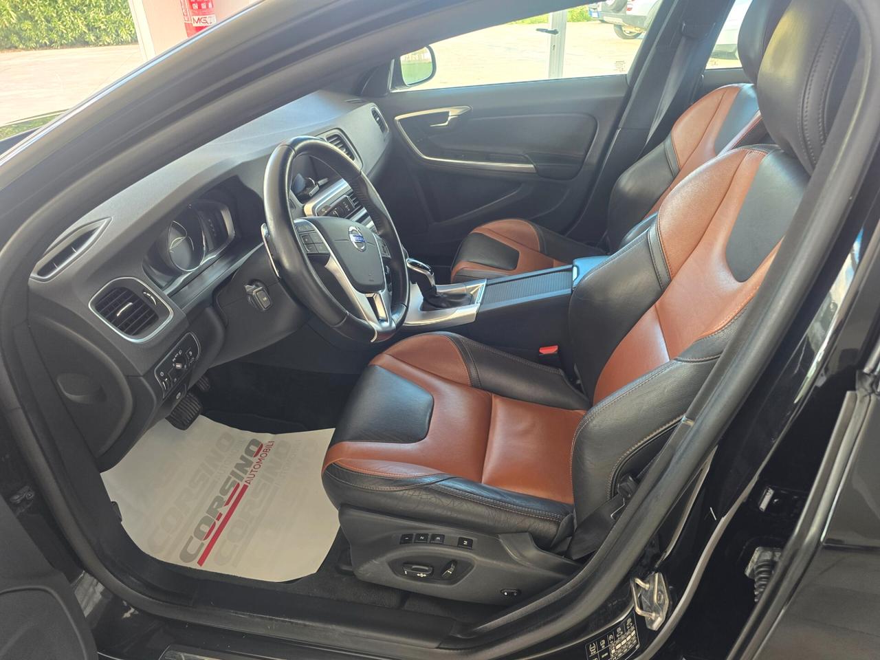Volvo V60 Cross Country D4 Geartronic Summum
