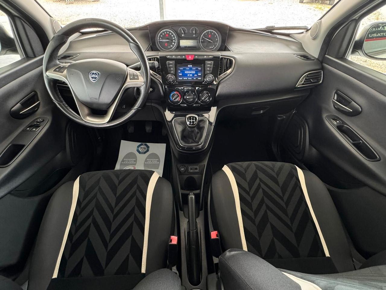 Lancia Ypsilon 1.2 69 CV 5 porte Gold