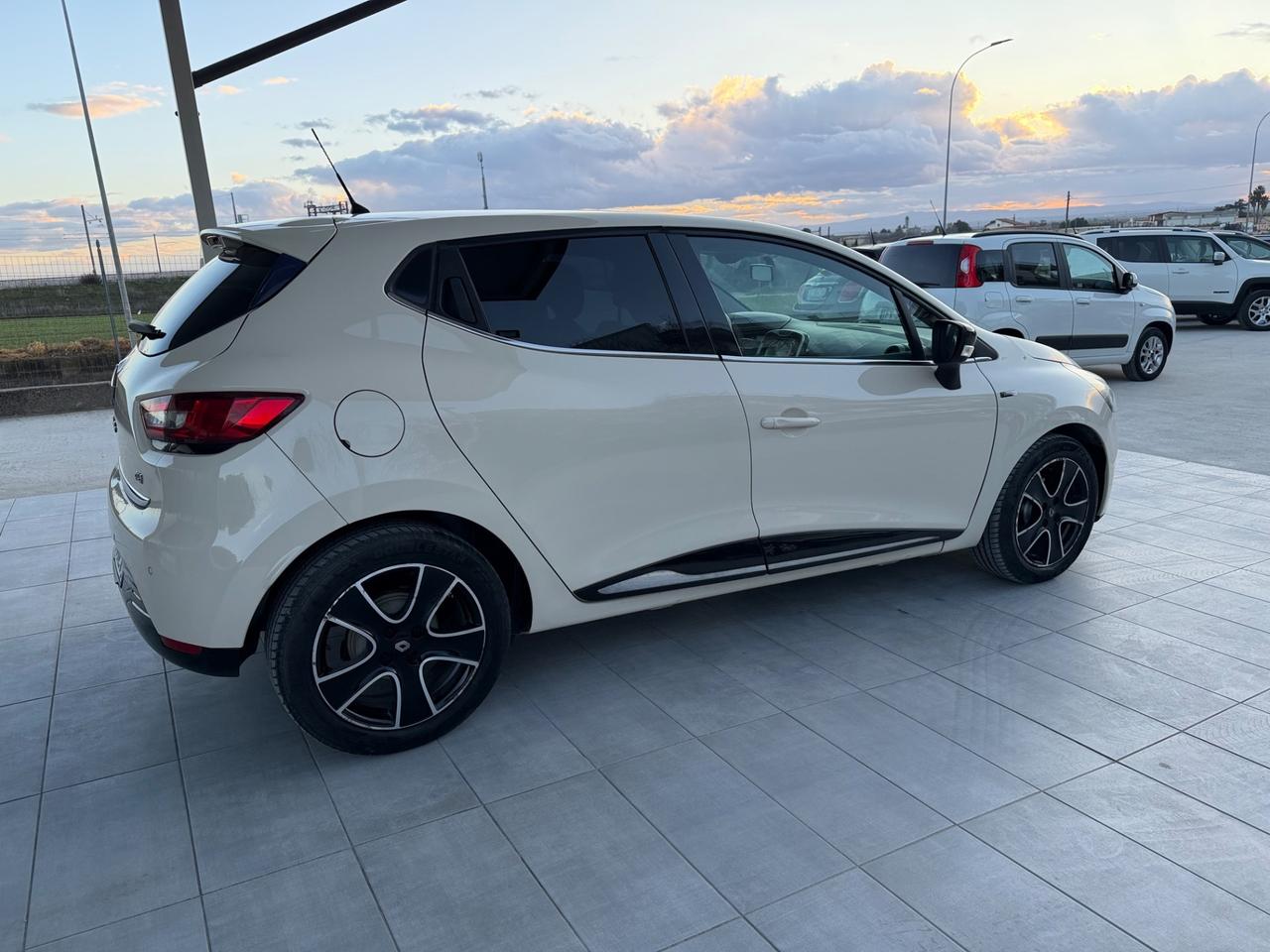 Renault Clio dCi 8V 75 CV Start&Stop 5 porte Energy Duel