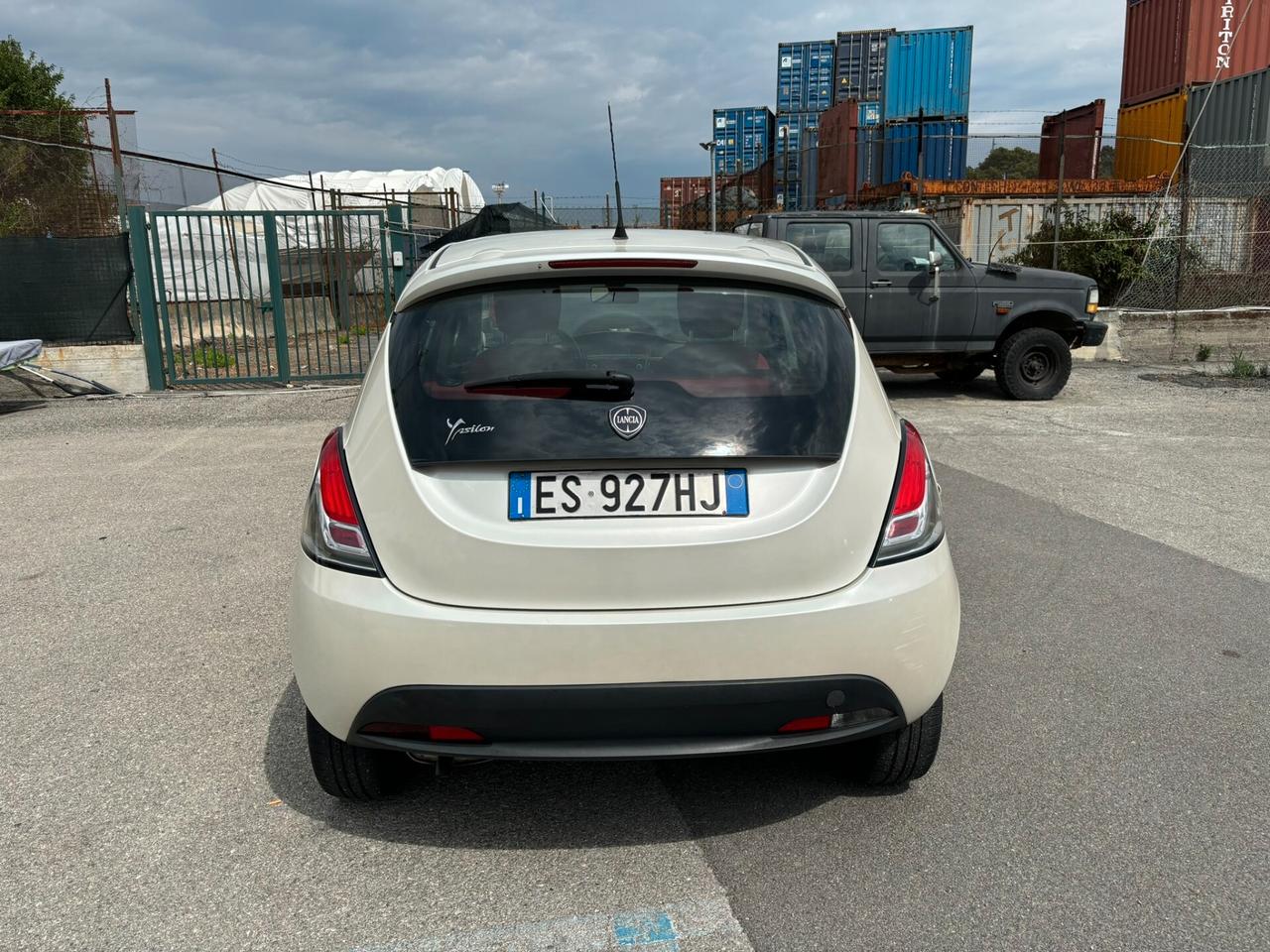 Lancia Ypsilon 1.2 69 CV 5 porte S&S Gold OK NEOPATENTATI