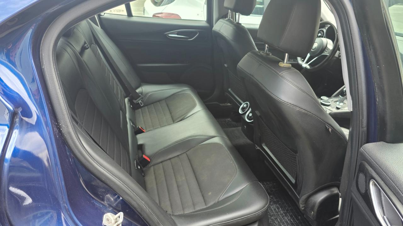 Alfa Romeo Giulia 2.2 Turbodiesel 150 CV AT8