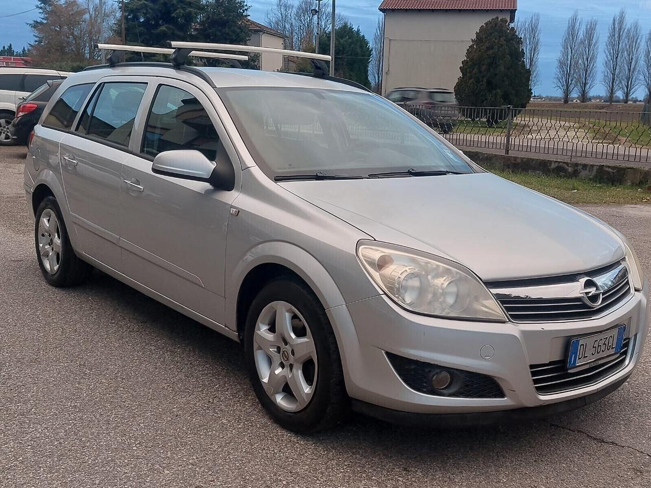 Opel Astra 1.4 16V Twinport 5 porte Enjoy