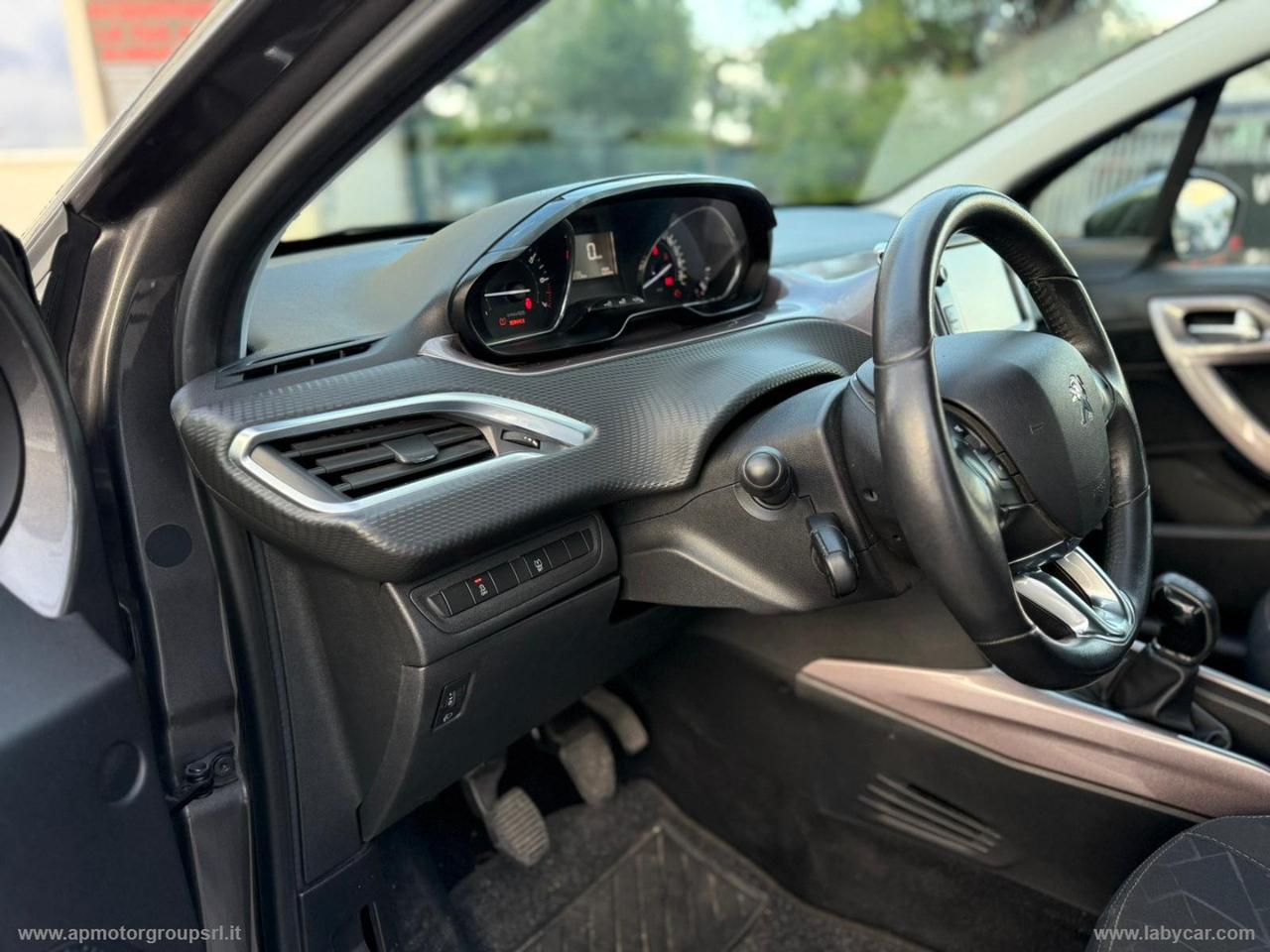 PEUGEOT 2008 PureTech 82 Allure