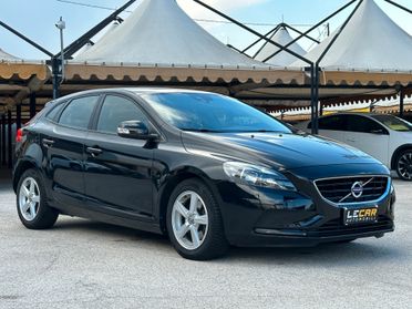 VOLVO V40 D2 Business