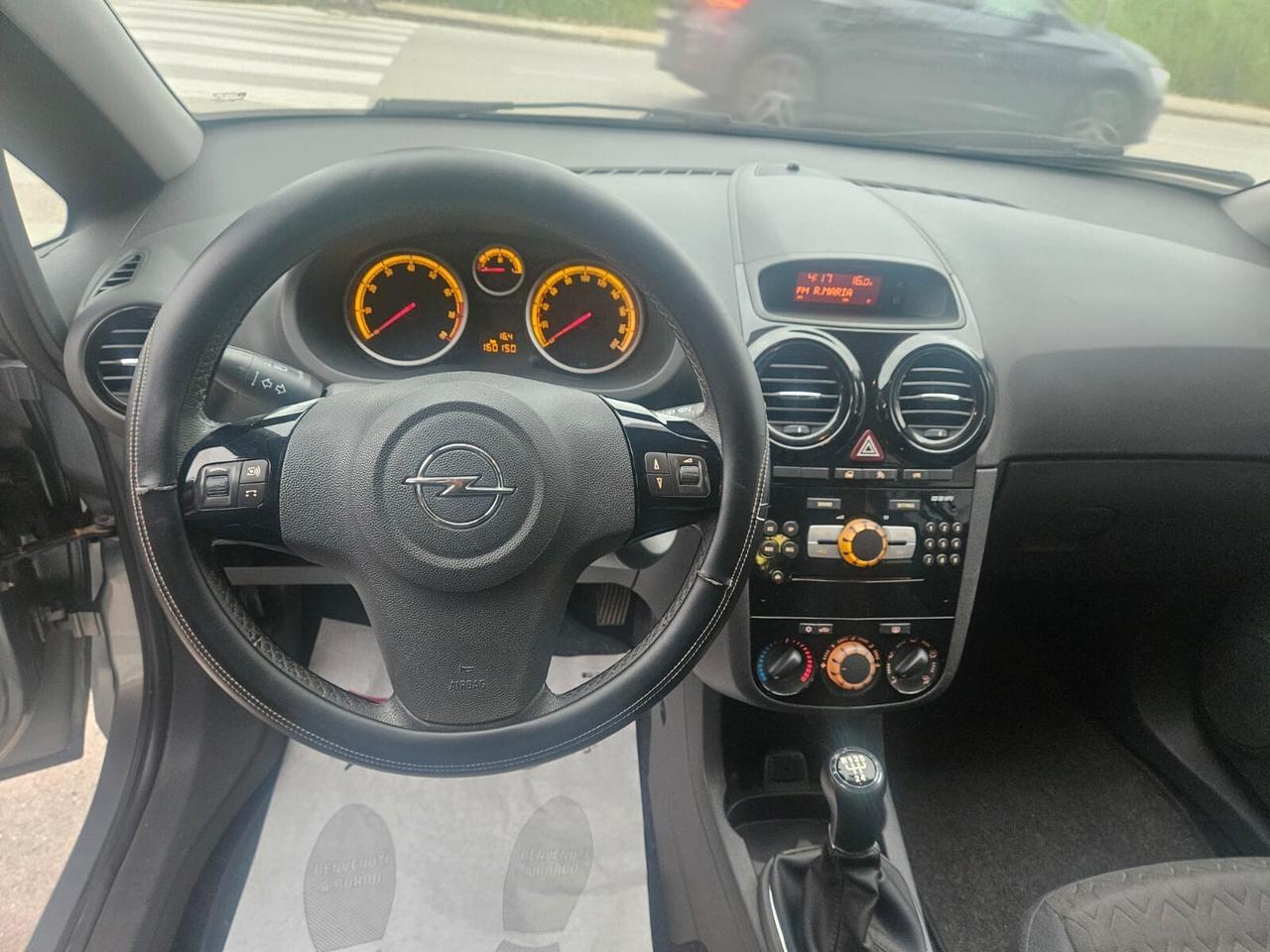 Opel Corsa 5P COSMO 1.2 BENZ. GPL