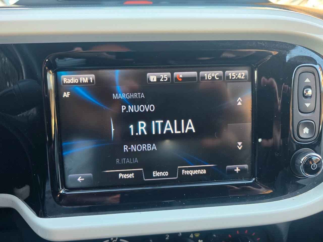 Renault Twingo SCe EDC Lovely