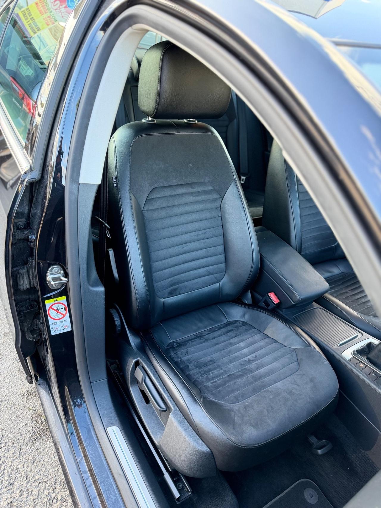 Volkswagen Passat 2.0 TDI Highline BlueM. Tech.