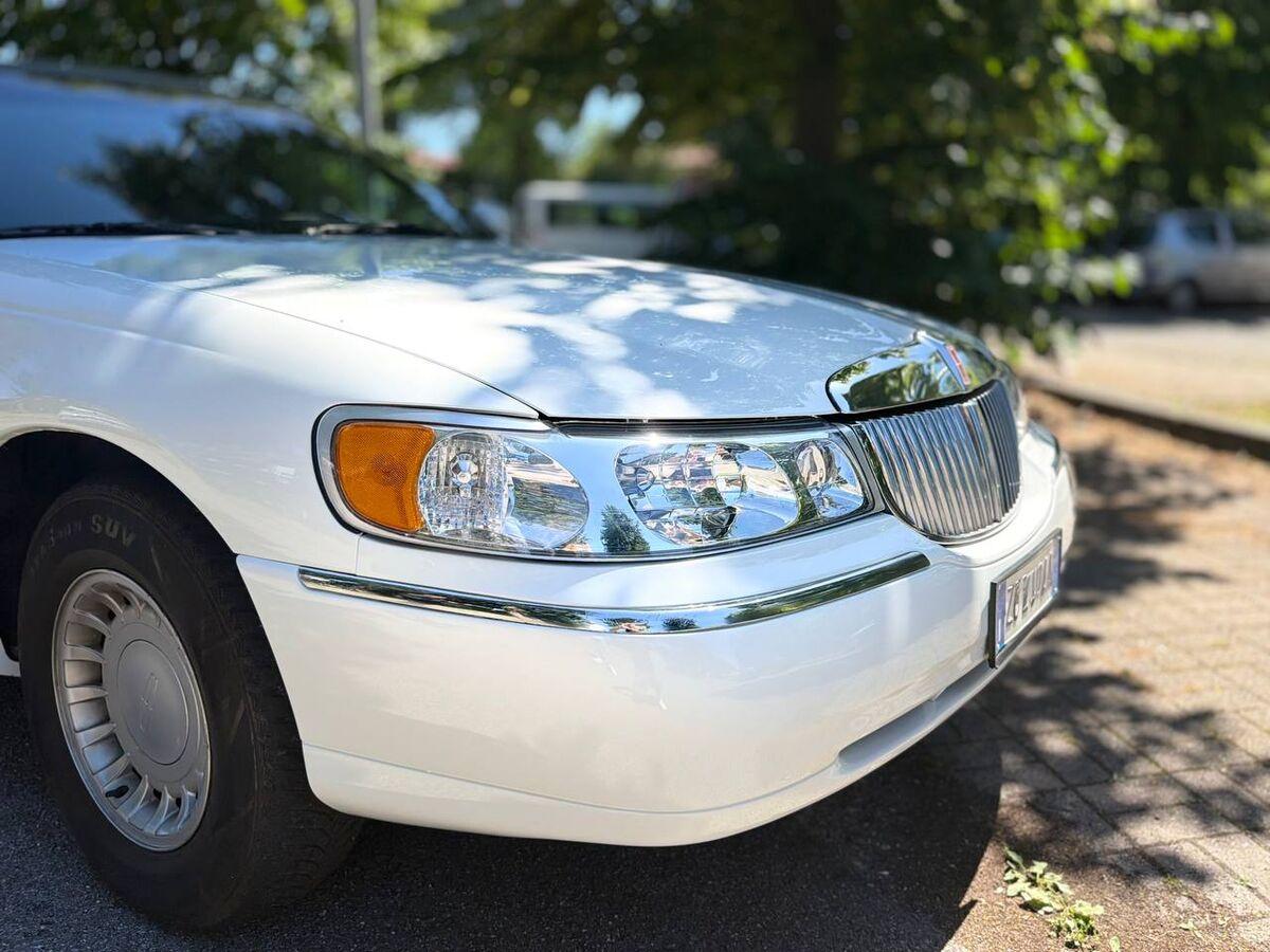 Ford Lincoln Town Car Executive Series