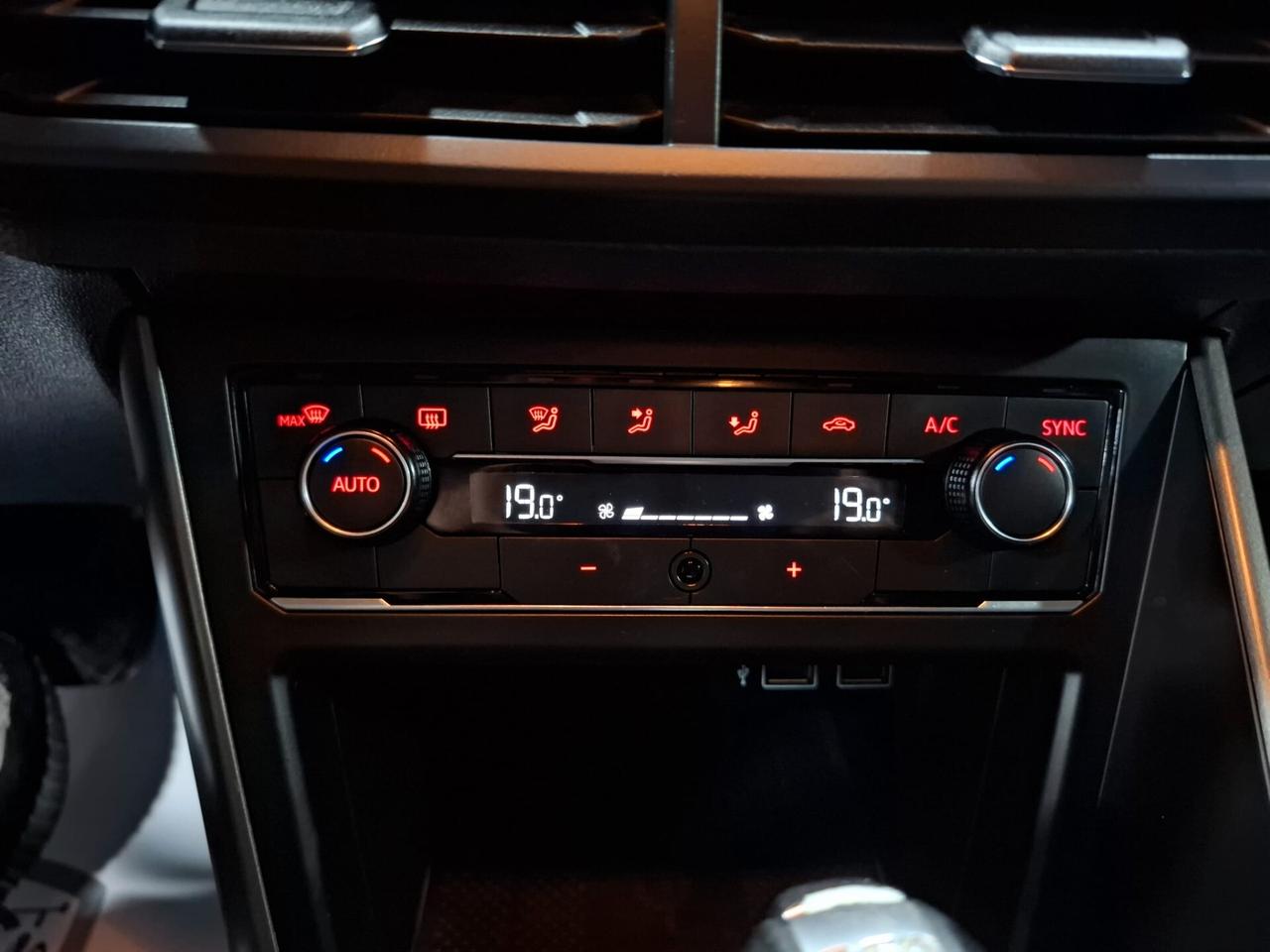 Volkswagen Polo 1.0 benzina DSG NEOPATENTATO