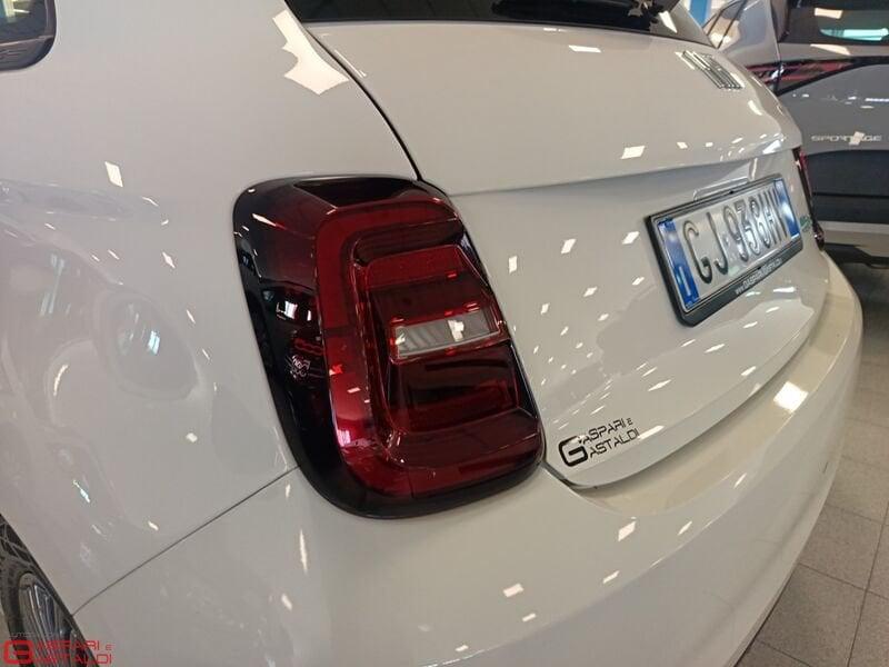FIAT 500 Electric Icon + 118cv 42 kWh 320km WLTP