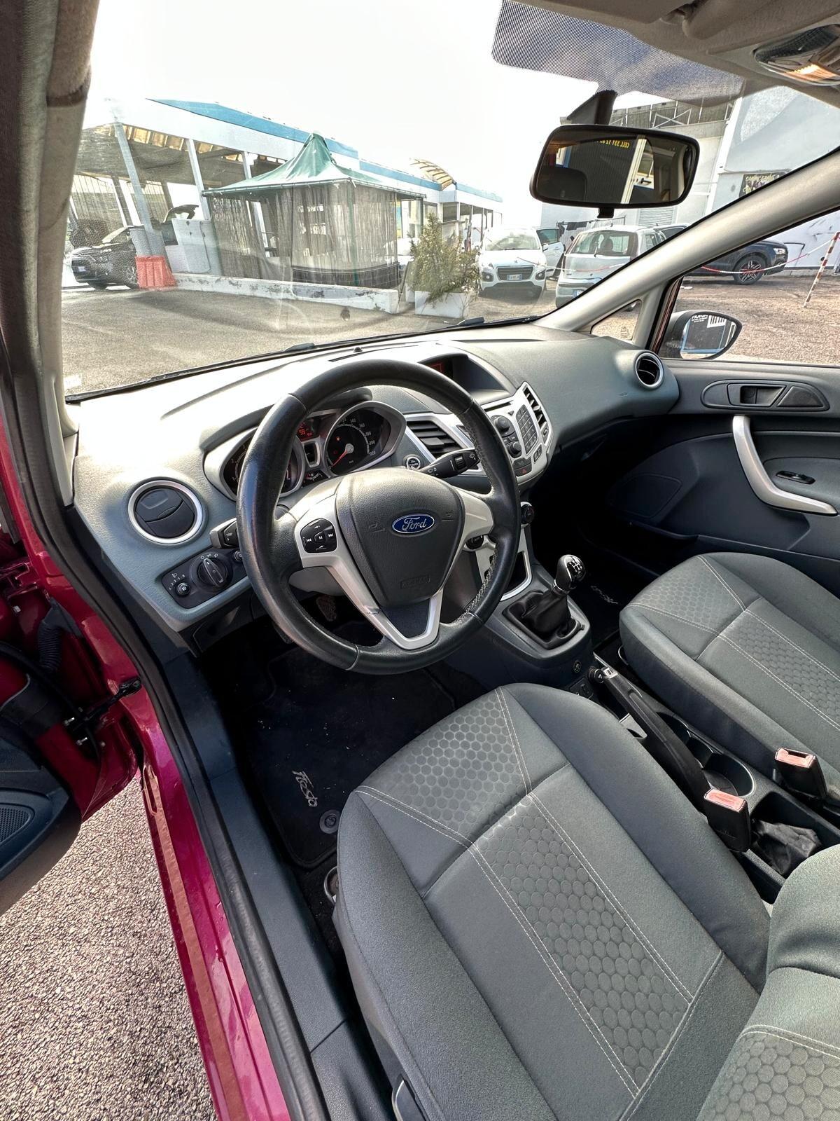 Ford Fiesta 1.4 5 porte Bz.- GPL Titanium