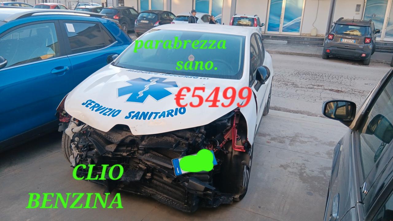Renault Clio incidentata sinistrata mondialcars 11.023